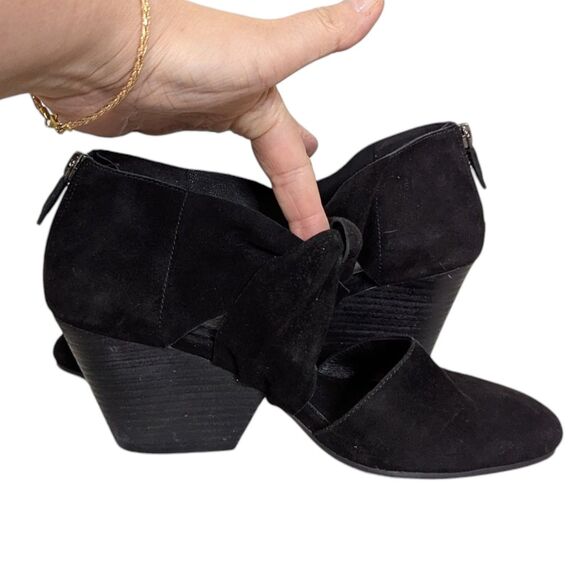 Eileen Fisher Size 7.5 Black Suede Mary Shoes Cuban Heel Twisted Strap Sexy! - Picture 10 of 16